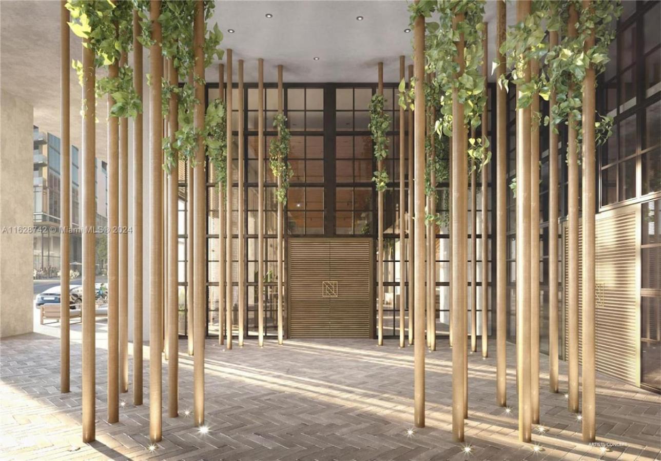 2 Bedroom Stylish Downtown Pool Gym Apartment Miami